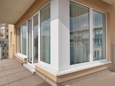 Praha / Hostivař, byt 4+kk / terasa / balkon, sklep, garážové stání