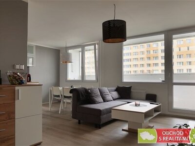Praha  Braník, moderní byt 3+1 s lodžií a komorou