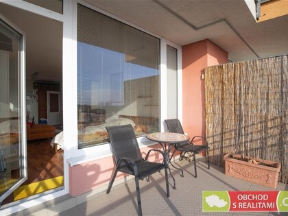 Praha - Troja (Bohnice), moderní byt 37m2 + balkon 7,5 m2, garážové stání v ceně!