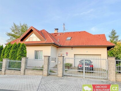 Praha - Stodůlky, samostatně stojící rodinný dům k pronájmu