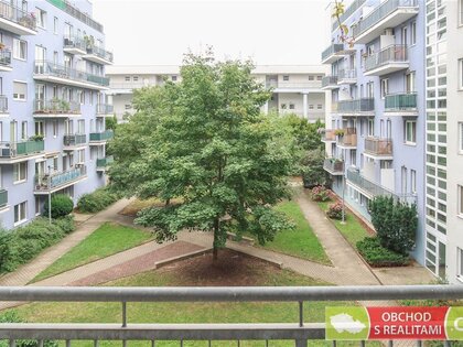 Praha Michle, byt 1+KK s balkónem, sklepem a možností garážového stání 