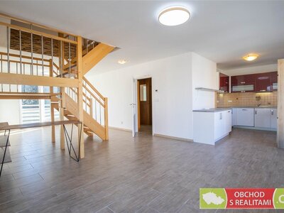 Praha 4  Modřany, mezonetový byt 5+KK, balkon, sklep