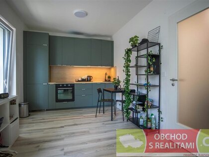Praha - Strašnice, nový byt 1+KK s balkonem a se sklepem