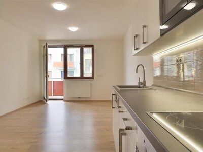 Praha / Hostivař, byt 2+KK v novostavbě (balkon i garážové stání)
