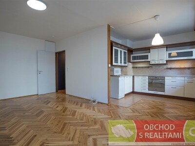 Praha - Vršovice, byt 2+KK (51 m2) + dvě lodžie (celkem 10 m2)