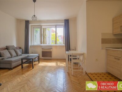 Praha 4 - Pankrác, byt 1+KK u parku Jezerka